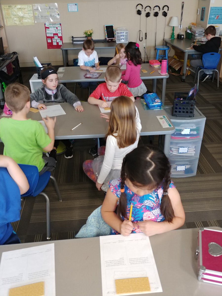 ltylerkc's tweet photo. Fraction finale in grade one, assessment tastes good today!! #PCR3Proud #compasselementary https://t.co/LX1ZtBqygx