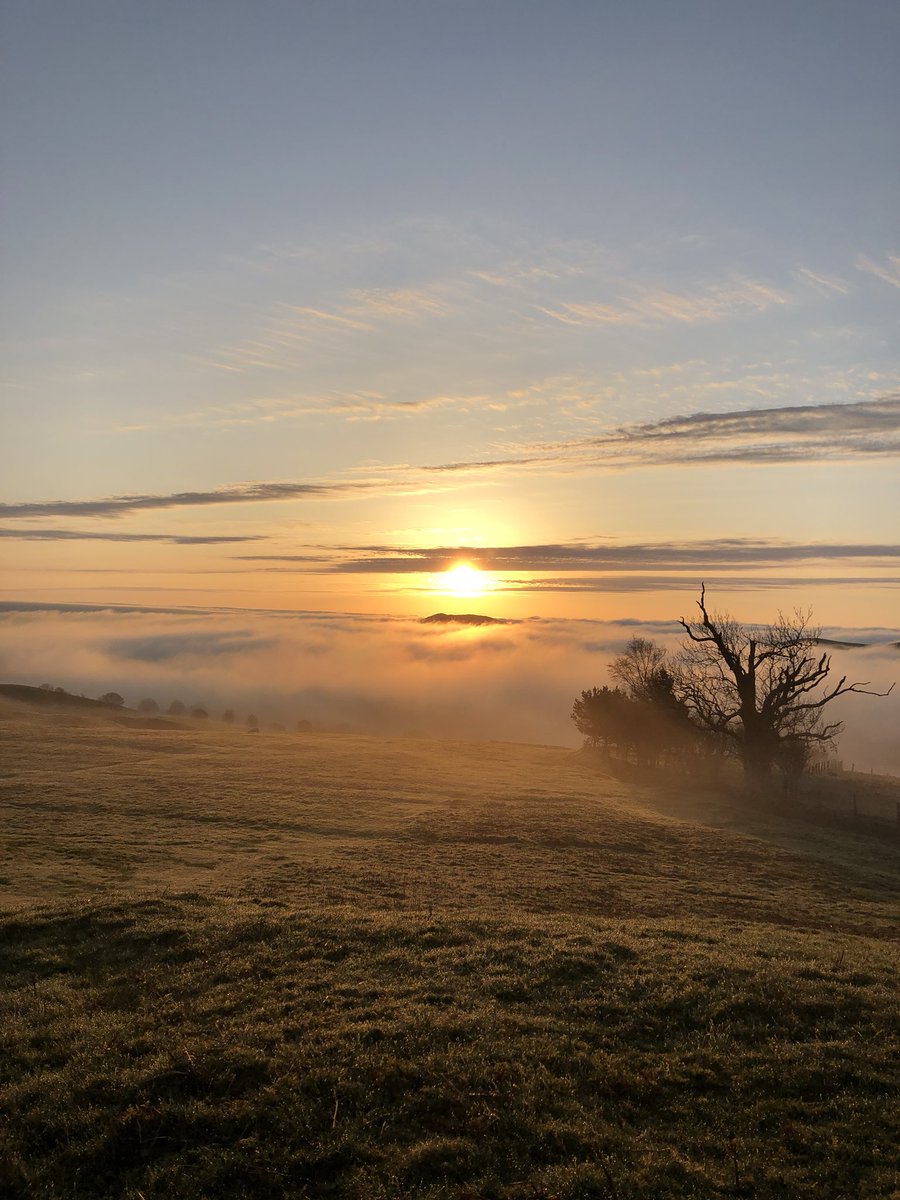 Shropshire sunrise #strettonhills #shropshirehills #shropshire #sunrise