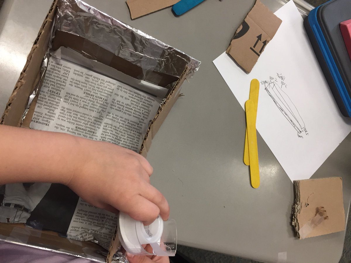 amorris425's tweet photo. Group collaboration, engineering, and perseverance on display @adrianmaples Lincoln Elem #ScienceDay.   #Don’tSinktheBoat #lisdedtech @AnnSmart17 https://t.co/NZsTj8Rt75