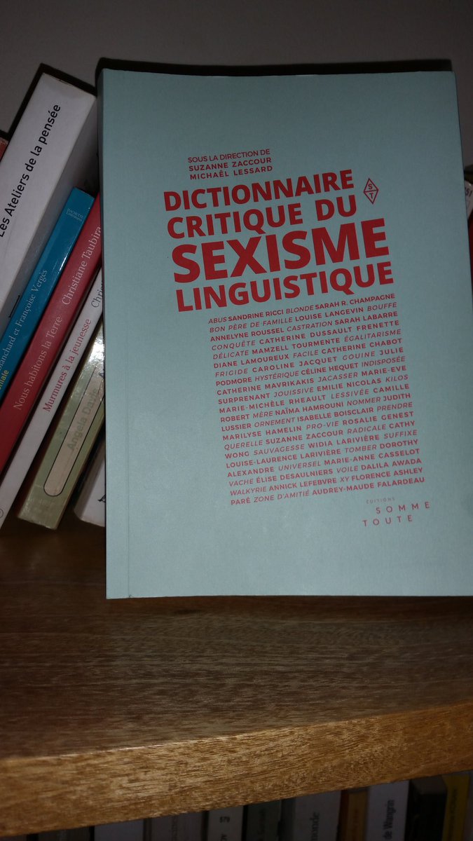 LesRobeuses tweet media
