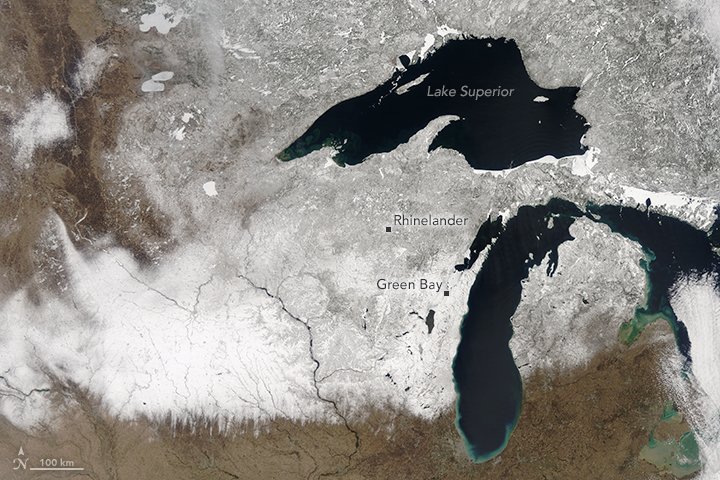 NASAEarth's tweet photo. Late Spring Snow in the Upper Midwest https://t.co/OZdnHFYzpj #NASA https://t.co/qblMDt3pn2