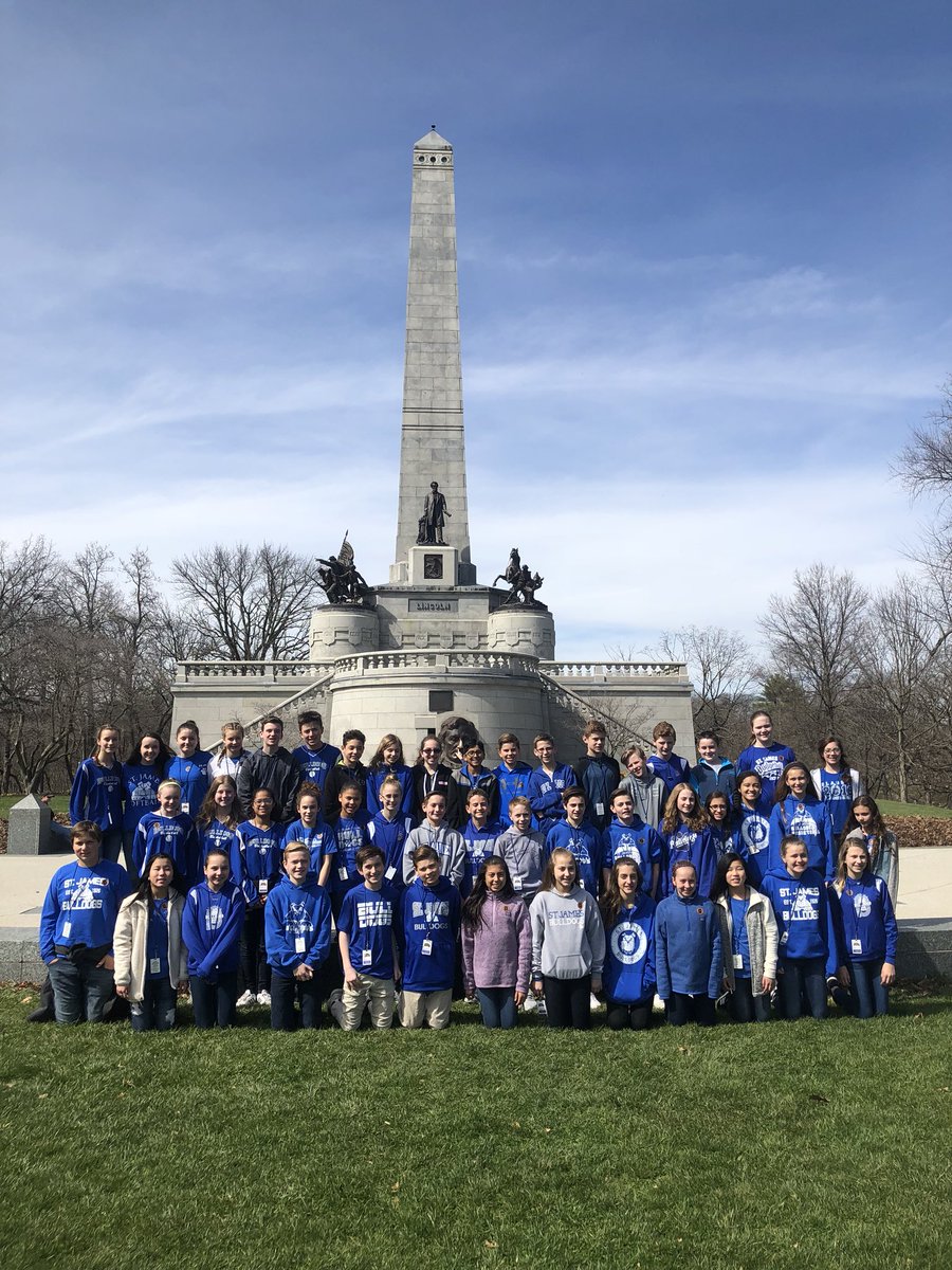 SJS_Teachers's tweet image. 7th Graders in front of Lincoln’s Tomb! #7thGrade #SpringfieldTrip