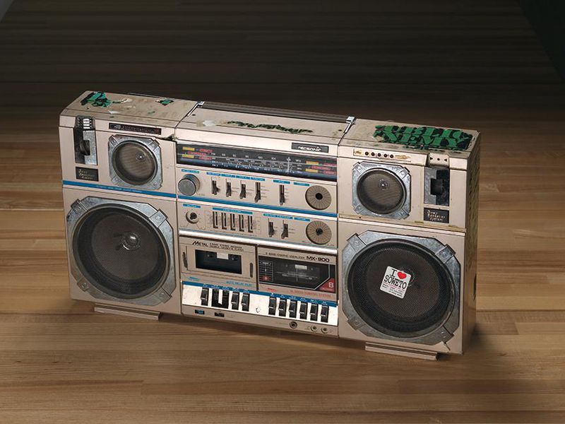 TheRealYoG's tweet photo. @MrChuckD PUBLIC ENEMY GHETTO BLASTER = #HipHopTimeMachine! Past Present Future. https://t.co/arl76LmMXM