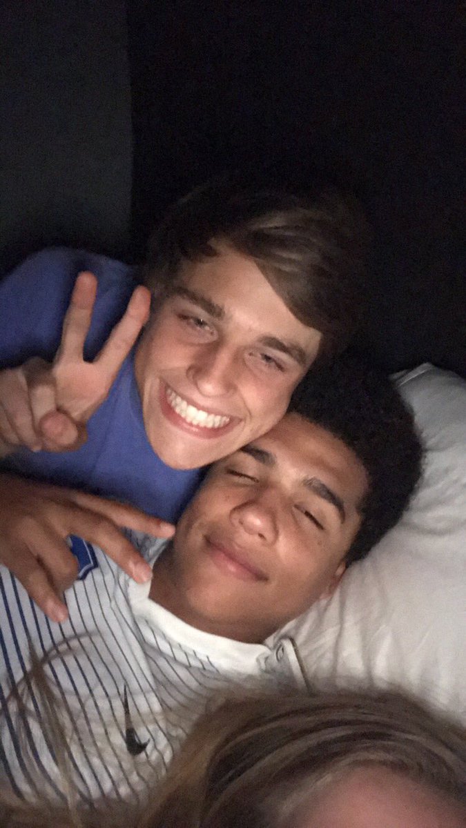 julia_poteet's tweet photo. Happy birthday meanie!!!:)) @brocksta99 https://t.co/YiAXOux3Rl