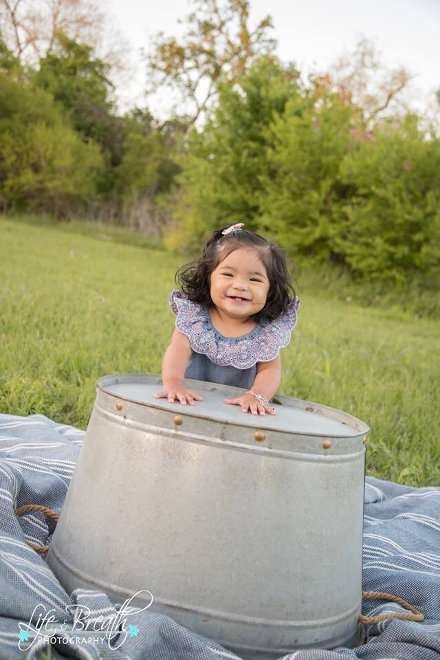 LifeandBreathTX's tweet photo. Even the baby wore her boots!  Texas y’all...
#roundrockfamilyphotographer #pflugervillefamilyphotographer #georgetownfamilyphotographer https://t.co/GigdkXKd0l