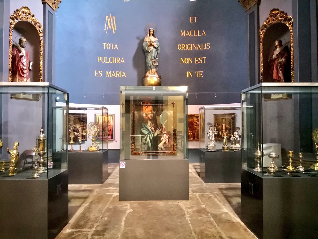 Sabeu que a l'església de Sant Vicenç d'Olot (#Garrotxa - Girona) es conserva una obra d'El Greco? És tracta de 'Crist abraçat a la Creu', aquest quadre está signat i pertany a la darrera etapa del pintor. #Olot #Cultura #patrimoni #Art #AnyTurismeCultural