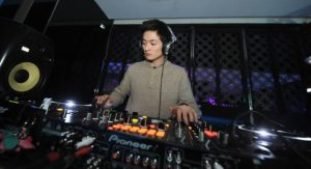 "In a typical ‘stereo field’ there are left and right speakers (or headphones) and each instrument can be..." goo.gl/Gj9XKj #mixing #mastering #Audio