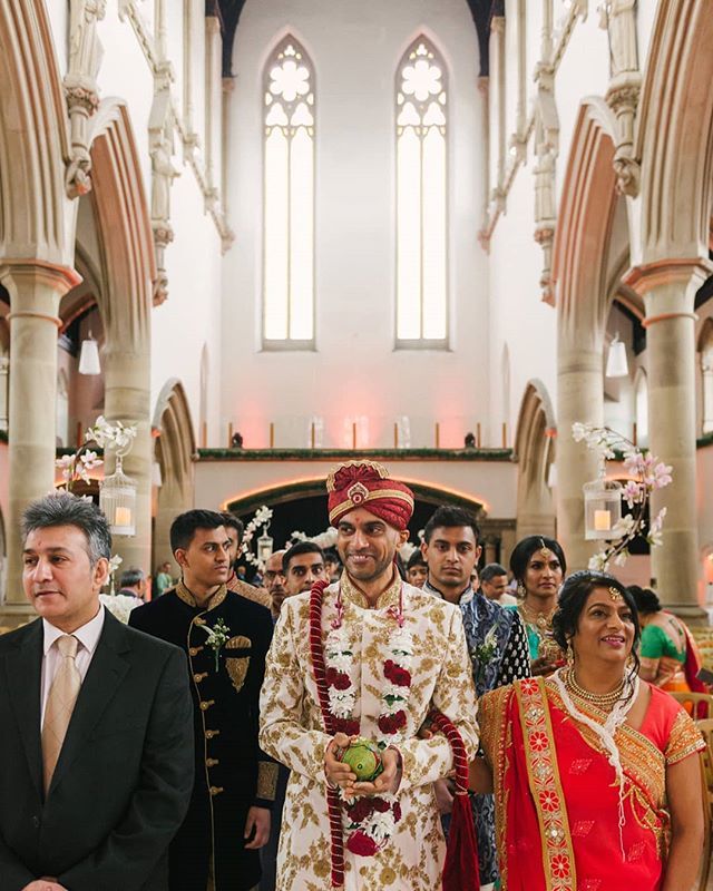 One more from Leena & Umesh' Indian wedding, staged at the gorgeous @themonasterymcr & beautifully designed by @qubeevents. 
Umesh entering the knave and heading to the mandap under those bright, wonderful windows.

#indianwedding #themonasterymanchester… ift.tt/2HiSKd2