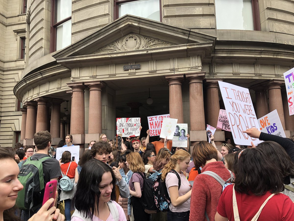 Clackamas High Walkouts tweet media