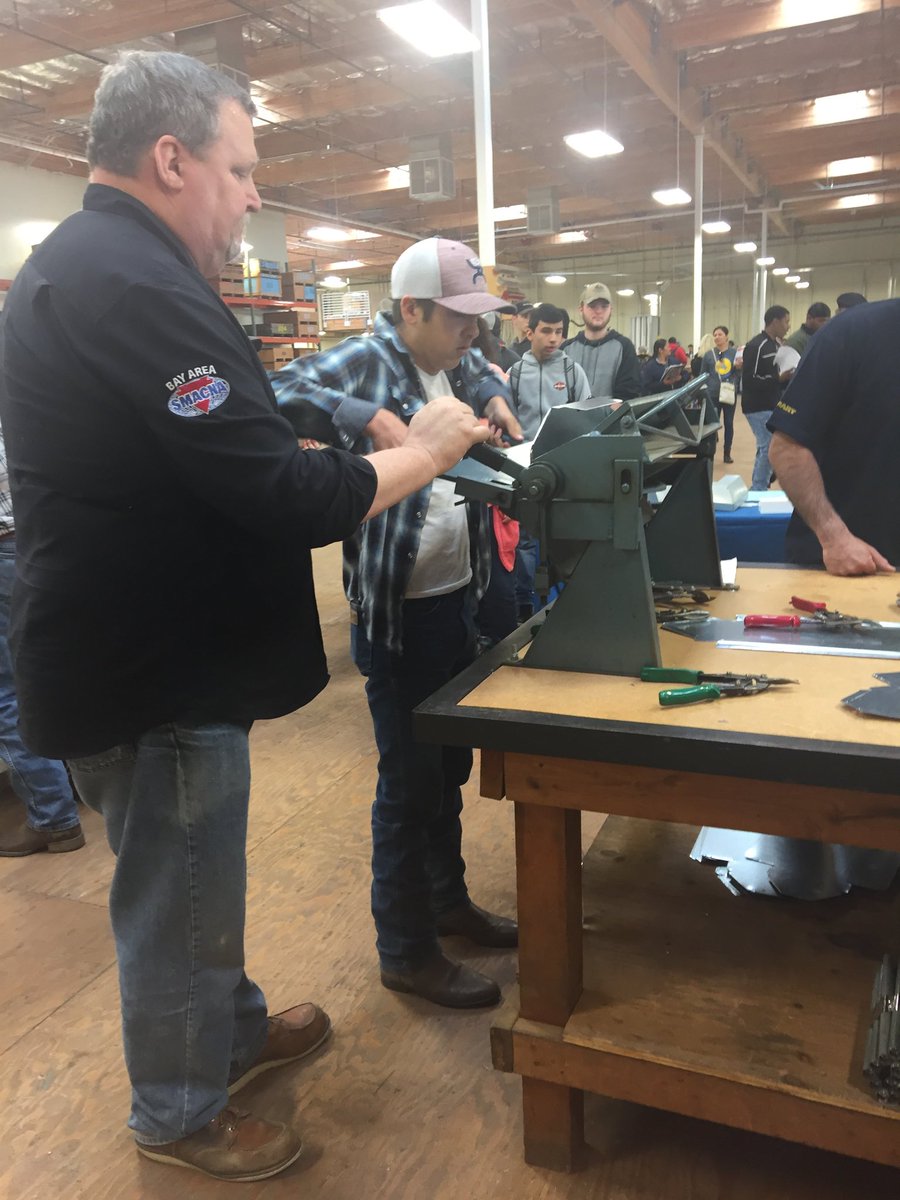pambrou's tweet photo. Independent Study students at Hands on Construction Fair #FSUSD #FSUSDIndepenSt https://t.co/CkYVHEGbxC