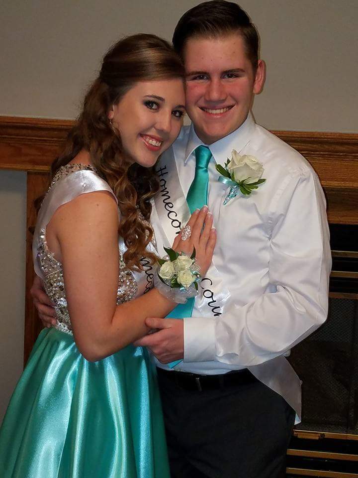 lucasmatthew_20's tweet photo. Happy birthday to my best friend and amazing girlfriend @laurenkucera!!🎂🎉 Thank you for always making me smile and hopefully your birthday is as amazing as you are!😊😊 I love you so much!❤❤ https://t.co/4ko9IWqbLG