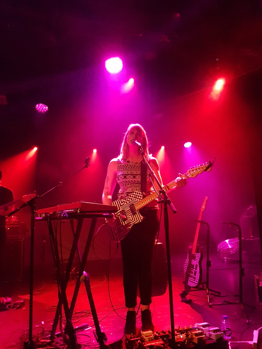 Hawtpockets's tweet photo. Wye oak, Paradiso-noord. 

ᴍᴀy ᴄᴏɴᴛᴀɪɴ ᴛʀᴀᴄᴇѕ ᴏf:
| #amsterdam | @wyeoak | @ParadisoAdam | https://t.co/i33MzOsz6K