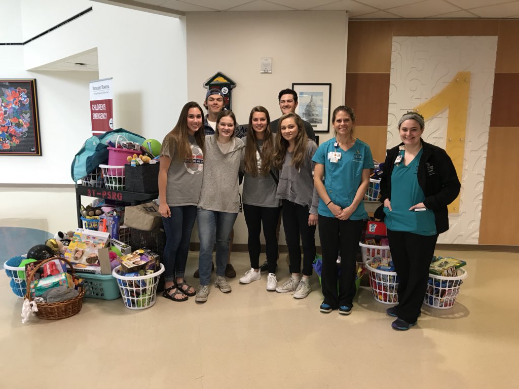 speechisfun's tweet photo. While at Methodist Children’s Hospital, students learned about the importance of donations and the responsibilities of the Child Life Department.  Oh and they got to meet Hazelnut, a service dog at the hospital who helps the kids in the cancer unit! #elijahproject @WimberleyHS https://t.co/v7E2FJHIGC