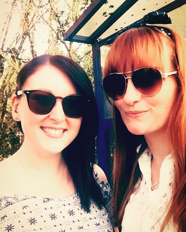 tingles_87's tweet photo. Sunny afternoon in Guildford #guildford #surrey #sunnyafternoon #selfie #predrinks #drinks #instaselfie #sunglasses #sunshine #sun #pub #afternoonout #downsouth #friends #redhair #redhairdontcare #redhead #redheadsdoitbetter #ginger #gingertan https://t.co/JQECdDRcpV https://t.co/iFMosX7wS4