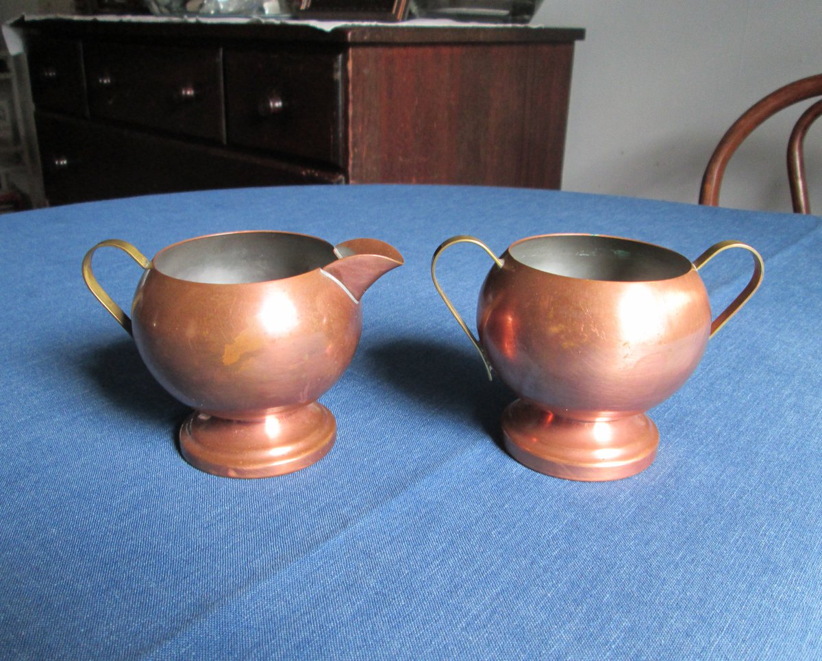 SecondhandNel's tweet image. Vintage Copper Sugar Bowl and Creamer Set with Brass Handles at SecondhandNel  etsy.me/2JeD8Id via @Etsy #vintage #FridayFeeling