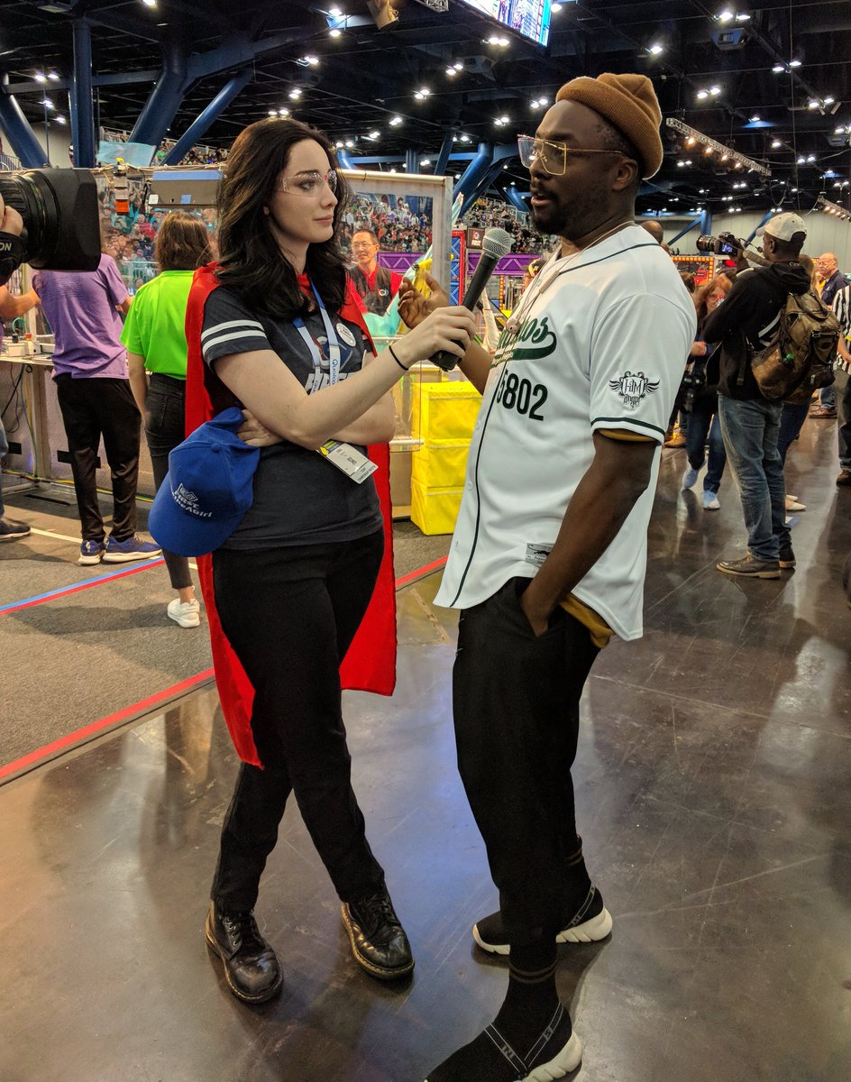 Our #STEMsquad today is unbelievable! <a href="/iamangelfdn/">i.am angel Foundation</a> <a href="/EmmaDumont/">Emma Dumont</a> on the screen LIVE on our <a href="/Twitch/">Twitch</a> channel! Twitch.tv/firstinspires #FIRSTChamp #omgrobots #FIRSTPOWERUP