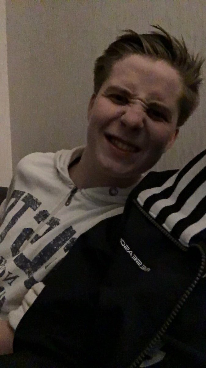 Wesssen's tweet photo. Den här hubben mår fint och nu är vi på #gårdavägen3 https://t.co/95XZBsggvE