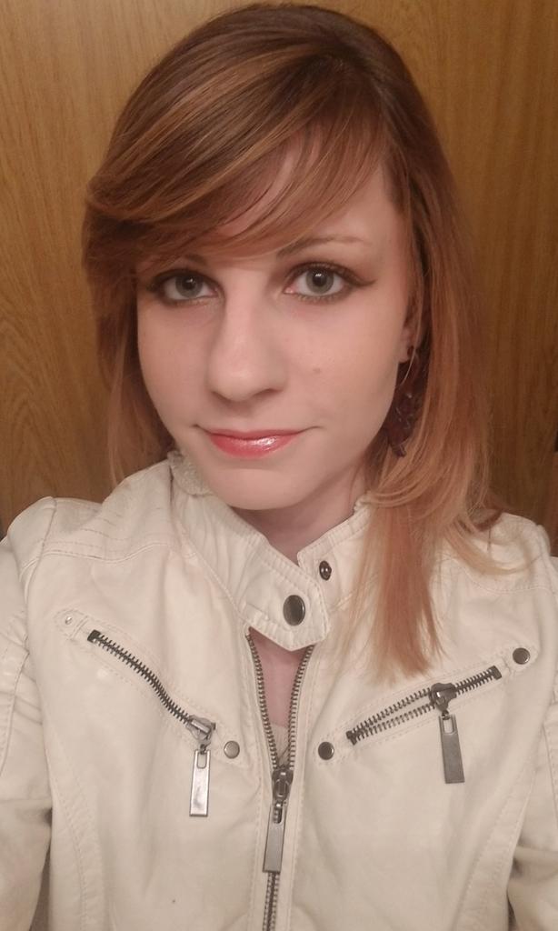 MarvelousViXEN's tweet photo. Trying to look like a #grownup for once before I meet up with some of the #oldmen for dinner. #itsfridayfriday #weekendvibes https://t.co/MoK7kcHr68