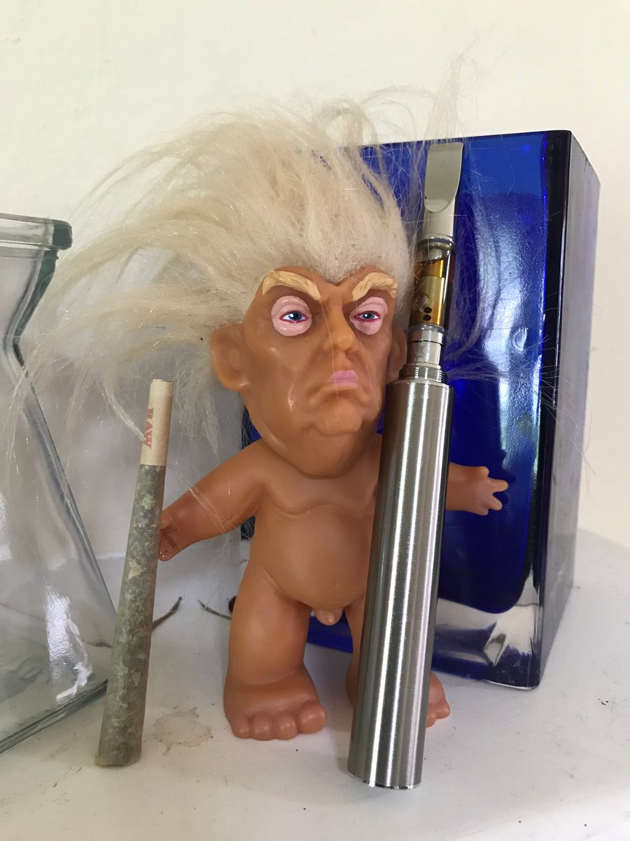 TrollTour's tweet photo. No explanation needed. You're picking up what I'm puttin' down.  #420day #DumpTrump #trolltour #Resist @realDonaldTrump #California #USA https://t.co/8qMrzw0lXh