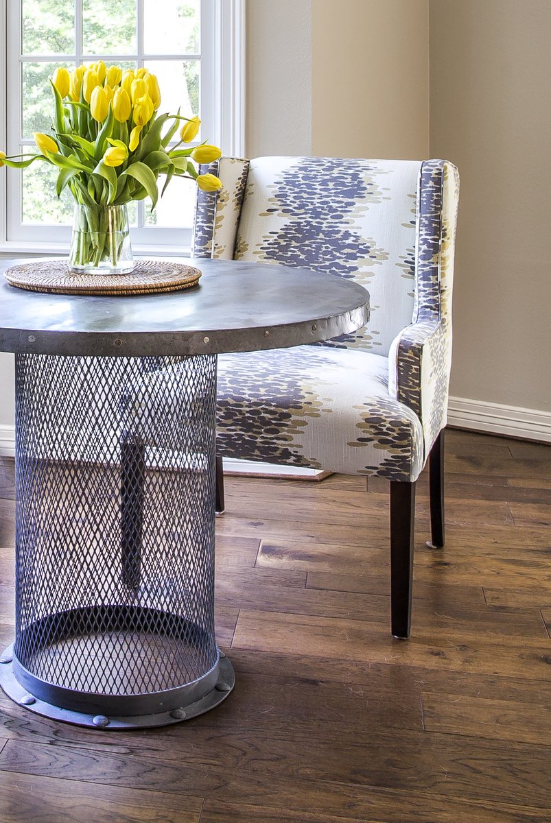 consiliumhome's tweet photo. “At the end of your life, you will never regret not having passed one more test, not winning one more verdict or not closing one more deal. You will regret time not spent with a husband, a friend, a child, or a parent.” - Barbara Bush 
#consiliumhome #interiordesign #barbarabush https://t.co/iw72vyNtYb