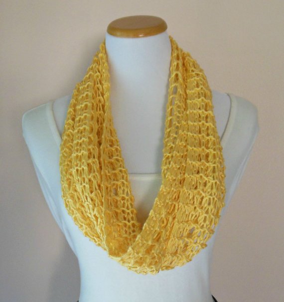 jvozsol's tweet image. Yellow Infinity Scarf Hand tinyurl.com/y9rzau3m via @EtsySocial #etsymntt #handmade #Lightweightscarf #scarf