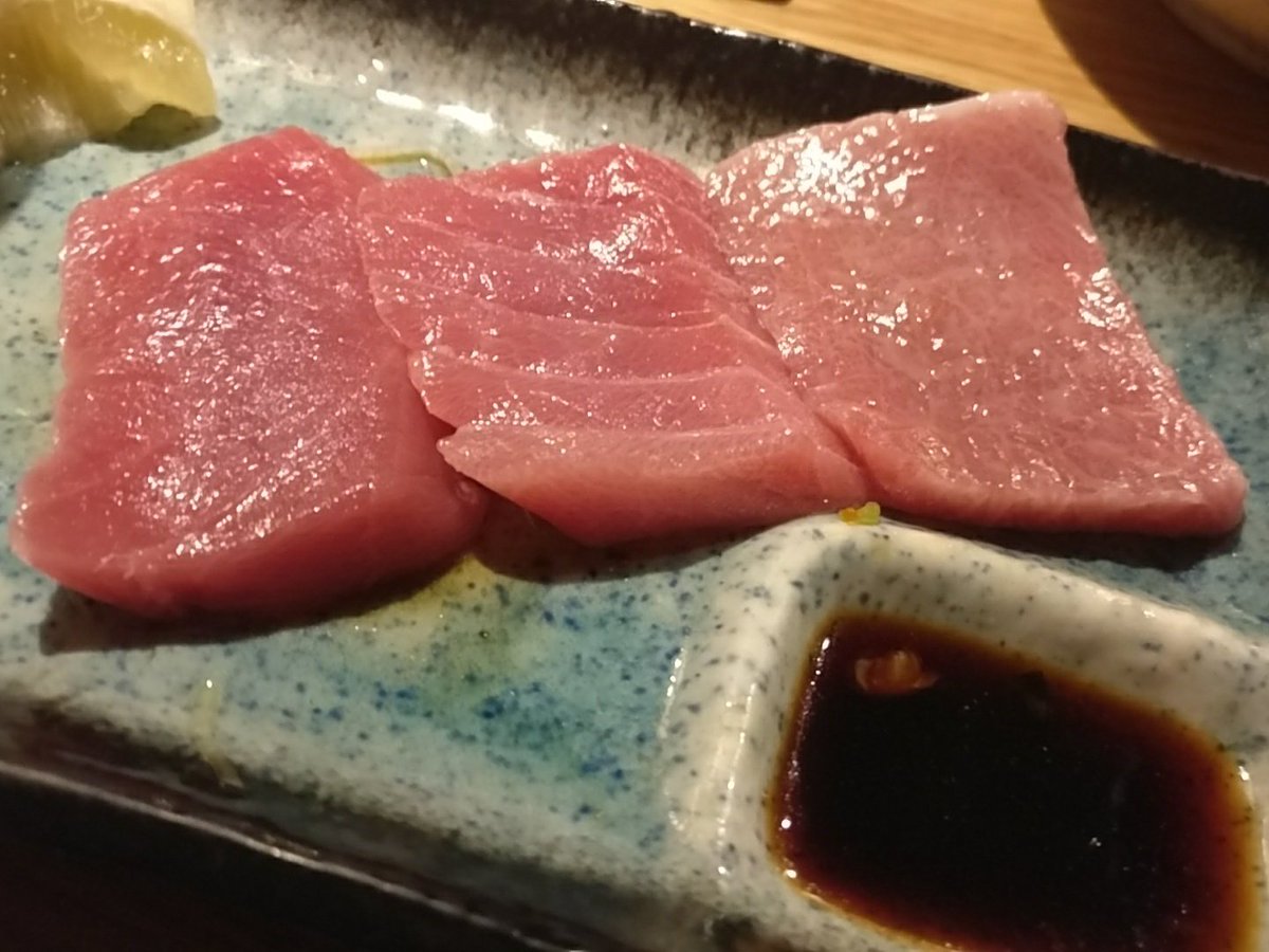 pc_wines's tweet photo. Tuna lesson with the amazing Terry and Hanna @Umezushi_M31PJ  and how amazing our Istrian malvazija tastes with this!! We love this! https://t.co/Byi2mhMOPQ