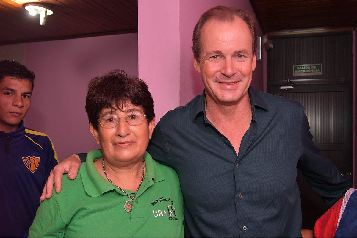 facuwelschen's tweet image. RT biblewords3: Otra ciudad del corredor del río Uruguay podrá ser una oferta termal. Le entregamos hoy al intendente de #Ubajay, Marcelo Giménez, el decreto que autoriza la exploración. Un emprendimiento como éste va a cambiar la matriz productiva y eco…