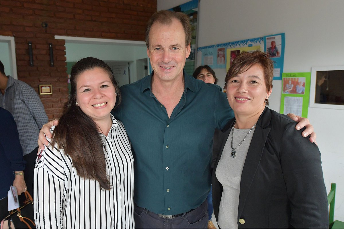 facuwelschen's tweet image. RT biblewords3: Otra ciudad del corredor del río Uruguay podrá ser una oferta termal. Le entregamos hoy al intendente de #Ubajay, Marcelo Giménez, el decreto que autoriza la exploración. Un emprendimiento como éste va a cambiar la matriz productiva y eco…