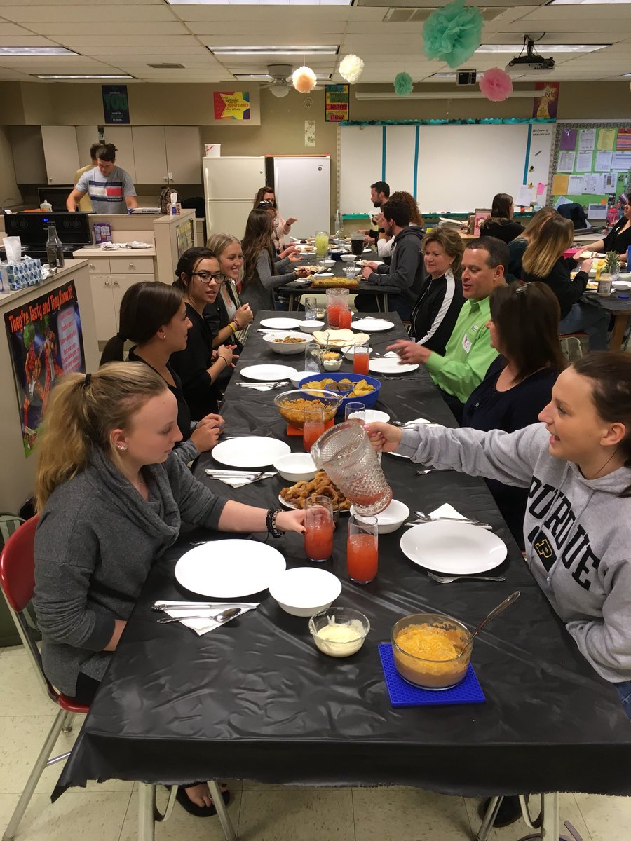 FACS_WHS's tweet photo. And that’s a wrap! 30 dishes made by 24 kids in 6 kitchens to sever their 24 guests!
#theyrock #beoirguest #facsteacher #foodslab #proudteacher https://t.co/anHB7jQlU3