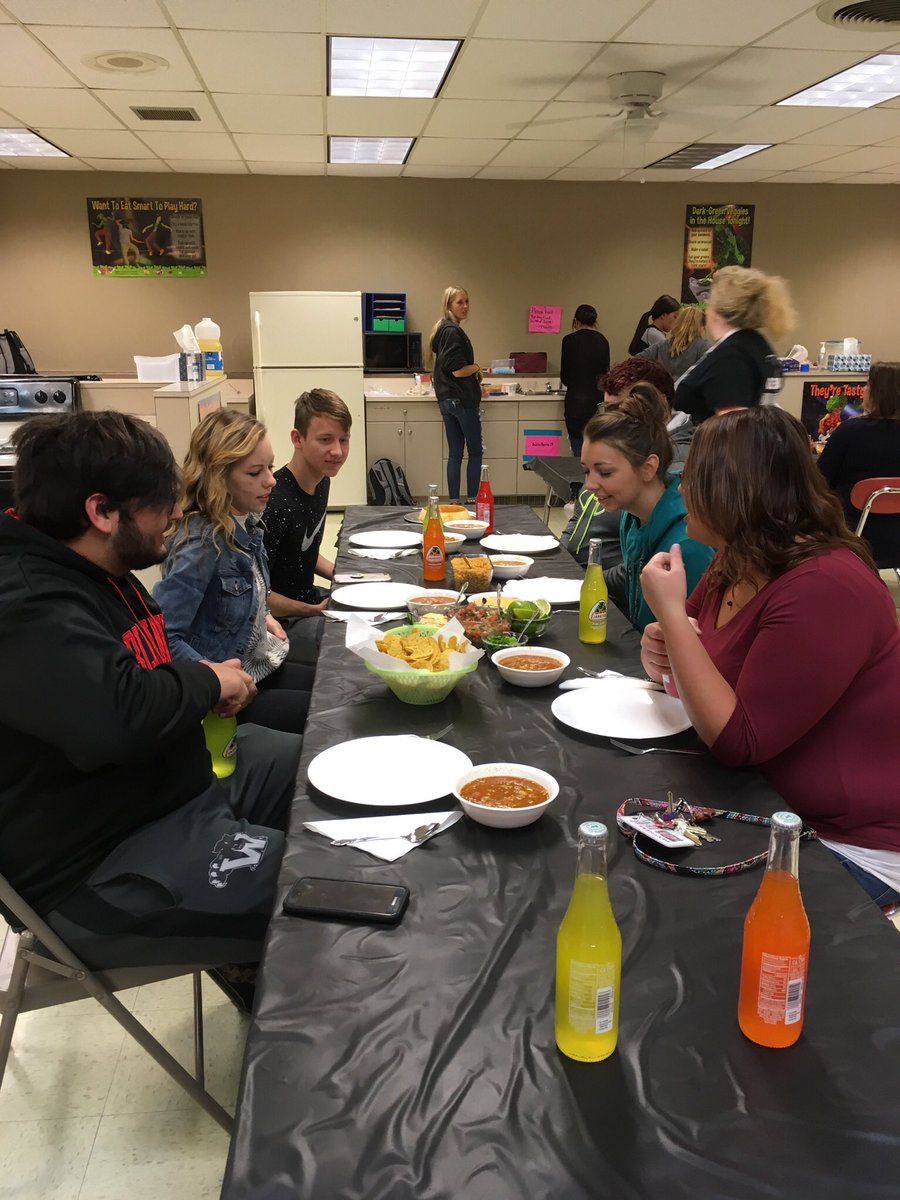 FACS_WHS's tweet photo. And that’s a wrap! 30 dishes made by 24 kids in 6 kitchens to sever their 24 guests!
#theyrock #beoirguest #facsteacher #foodslab #proudteacher https://t.co/anHB7jQlU3