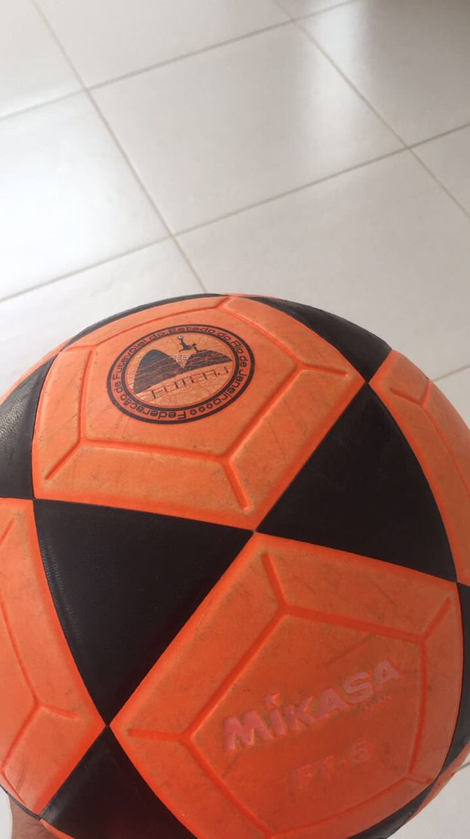 RedinhaTeam's tweet photo. Antes e Depois da melhor bola da R.O!!
Sim é a mesma bola
#RedinhaTeam #Itacoa https://t.co/6xziClJcuy