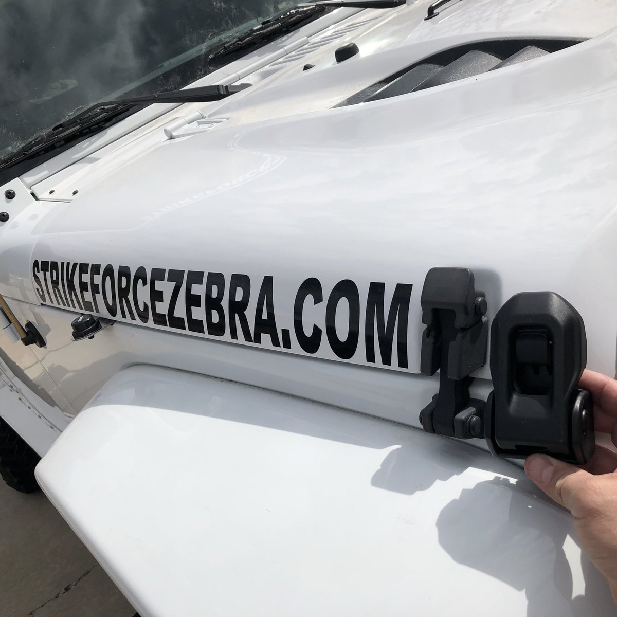 JL hood latches on our JK?🤔🙌👊