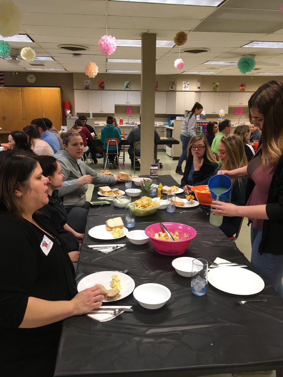 FACS_WHS's tweet photo. And that’s a wrap! 30 dishes made by 24 kids in 6 kitchens to sever their 24 guests!
#theyrock #beoirguest #facsteacher #foodslab #proudteacher https://t.co/chS8OKbNHn