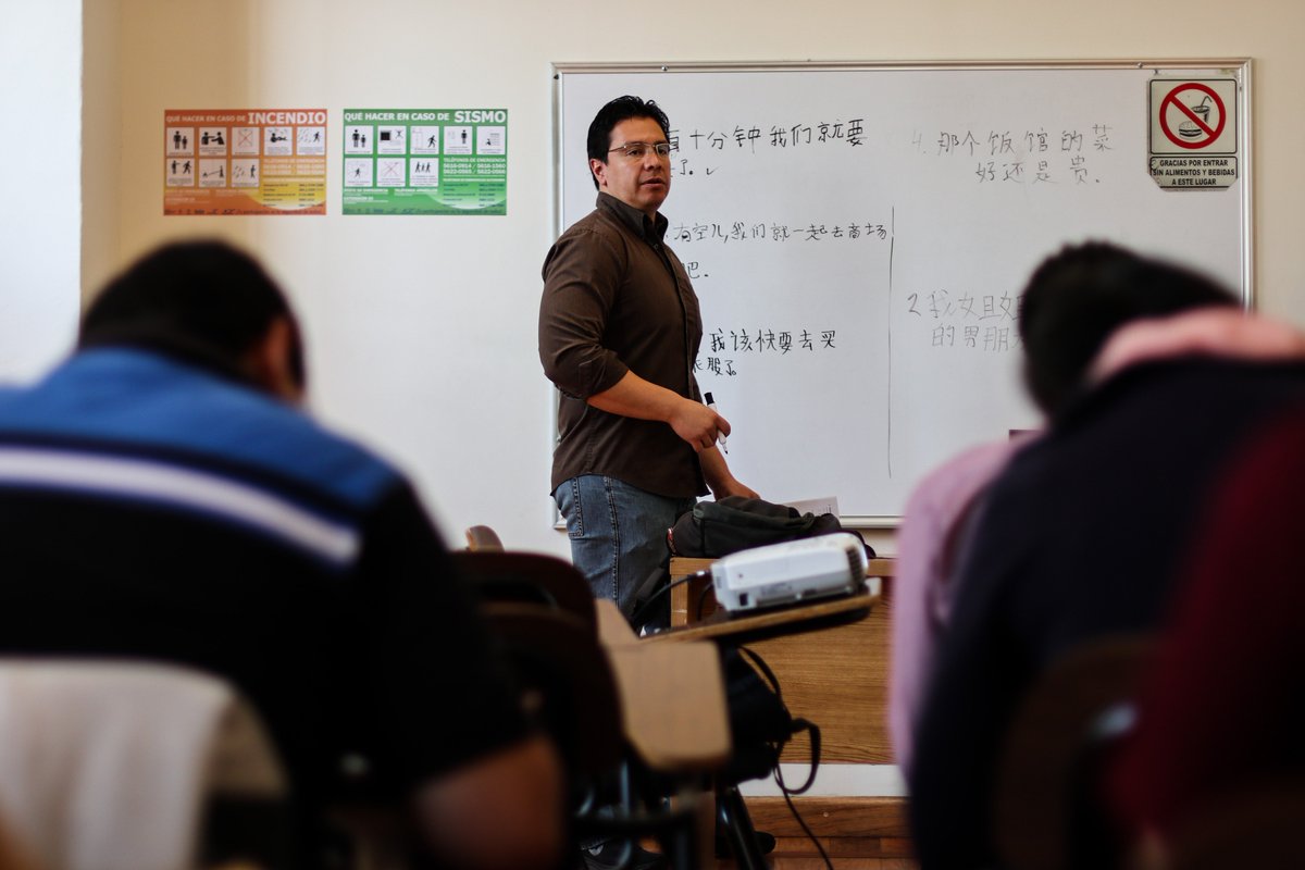 XHespanol's tweet photo. ¿Te interesa hablar chino? Te invitamos a conocer el @CELE_CONFUCIO, de la @UNAM_MX el cual cuenta este año con unos 1.300 estudiantes. ¡Ni hao! https://t.co/xm26FKYCgj https://t.co/w7XC0Tqn4D