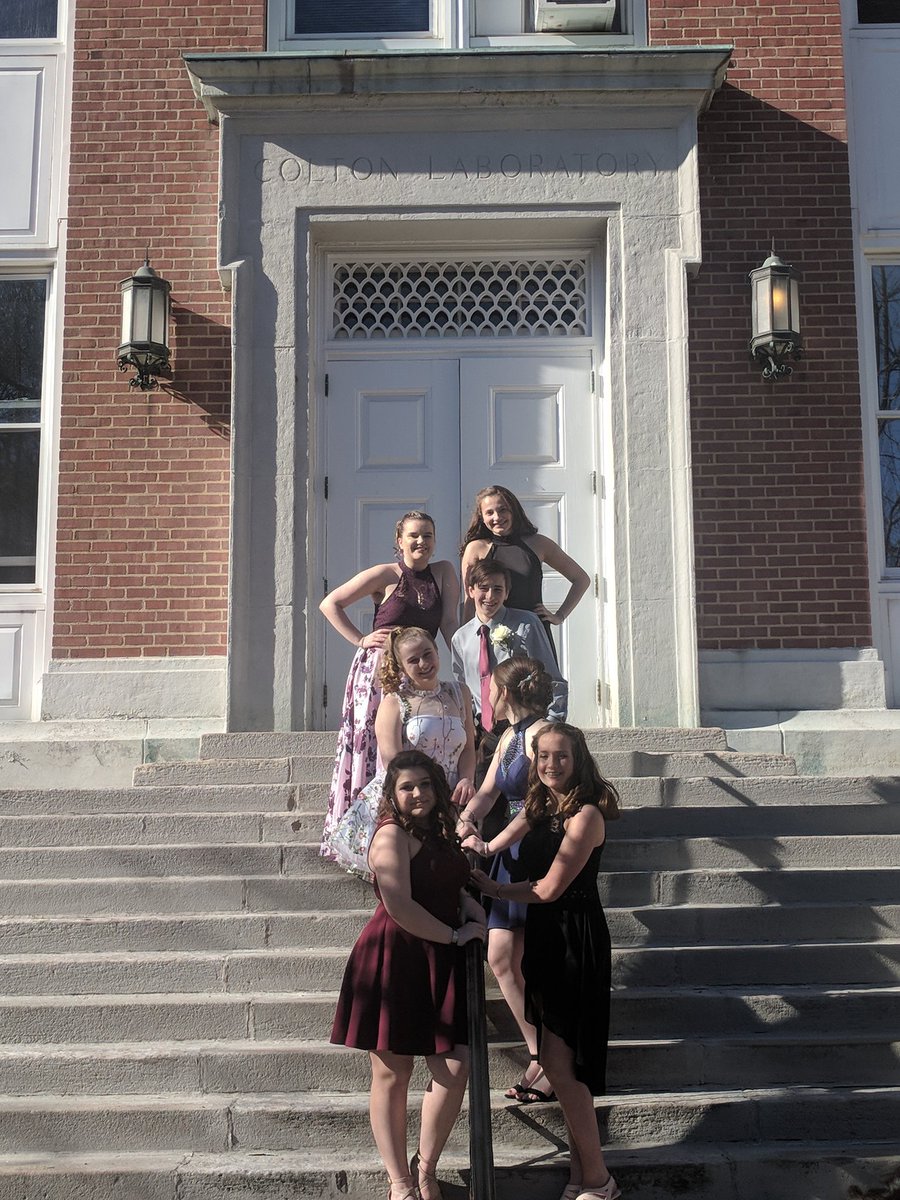 ref_this's tweet photo. Jenna's 8th dance #middleschoolprom https://t.co/mtX06lq0ha