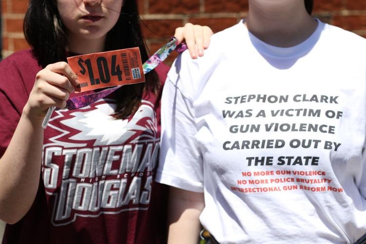 HollandMaggie1's tweet photo. High schoolers all across the country participated in @schoolwalkoutUS, including @CedarShoalsHS.

“A lot of us are coming together for a common cause. I definitely feel hope for the first time." - Camryn Tanner, 16
@redandblack @CedarBluePrints 

https://t.co/ltn20FAkhn https://t.co/o0YYPFzY3i