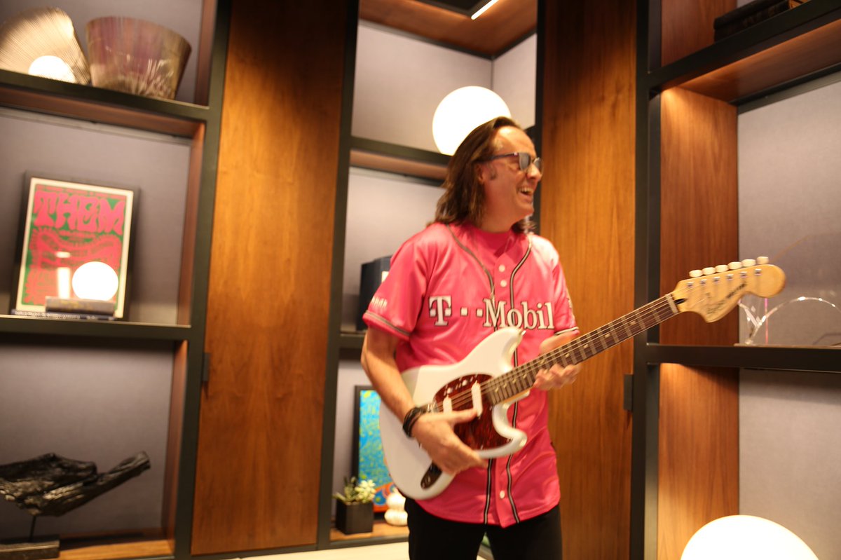 John Legere tweet media