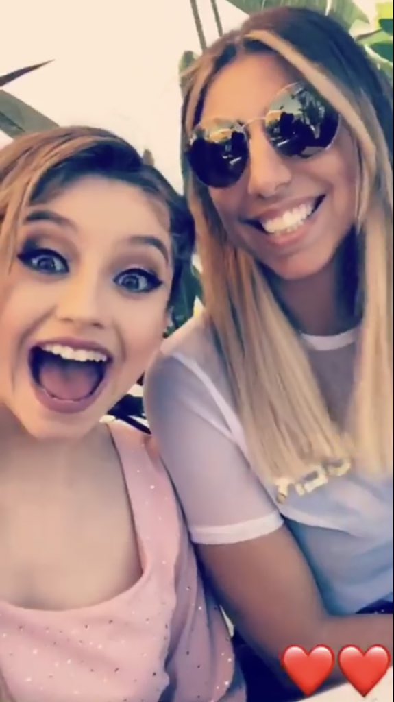 arianaaspov's tweet photo. Que hermosaaaas #Clarol 😍💗 @karolsevilla https://t.co/LLpq3yv5P3