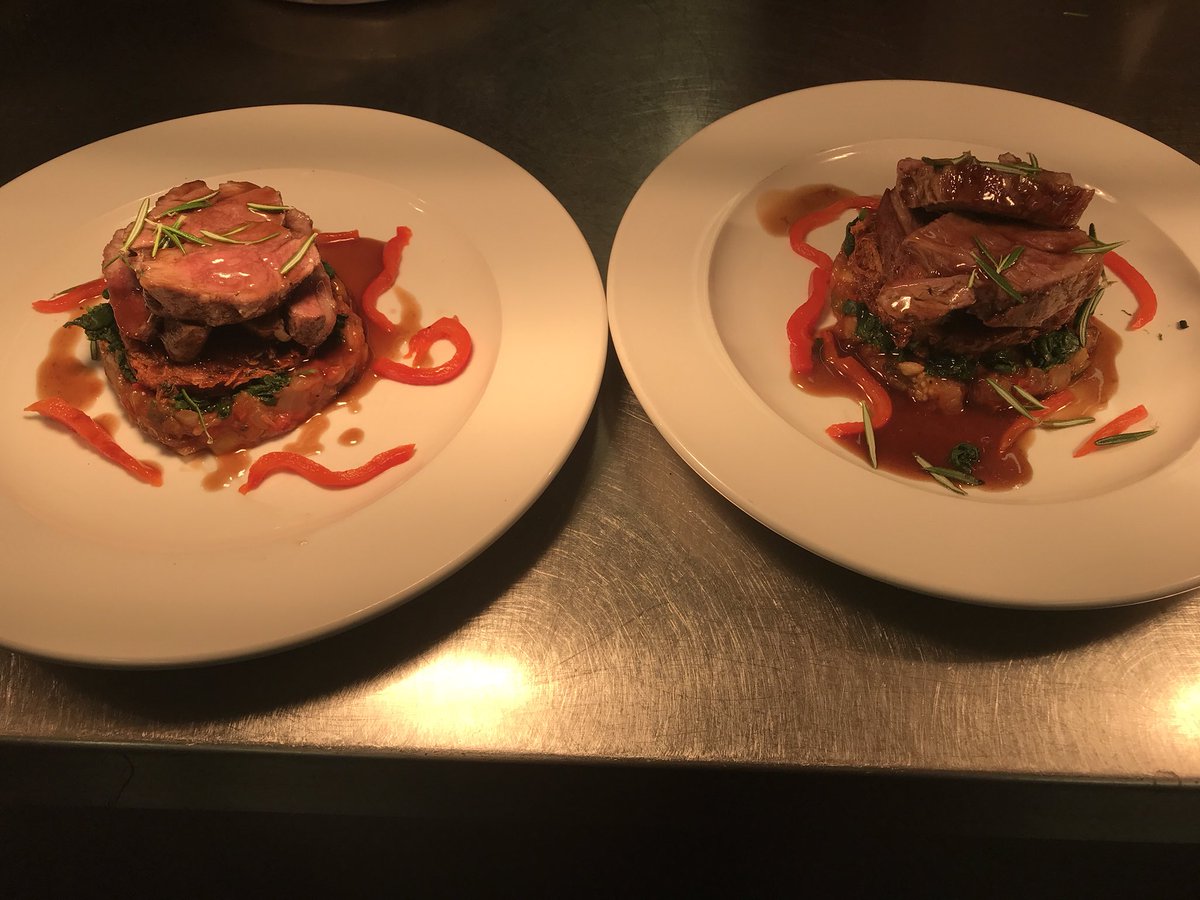 Make sure you don’t miss out on this weeks specials!! 
Book now🐠🥂🍴