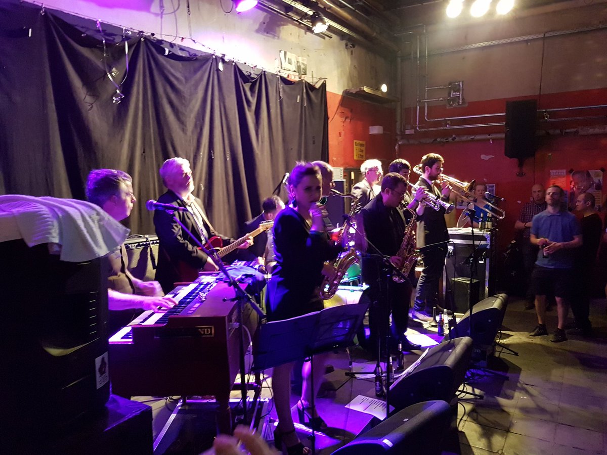 FreedomSounds's tweet photo. Fabulous Irish soul now on in the bar with @DrSupertonic. What a great night. #FSFest2018 https://t.co/izDe3B6RE2