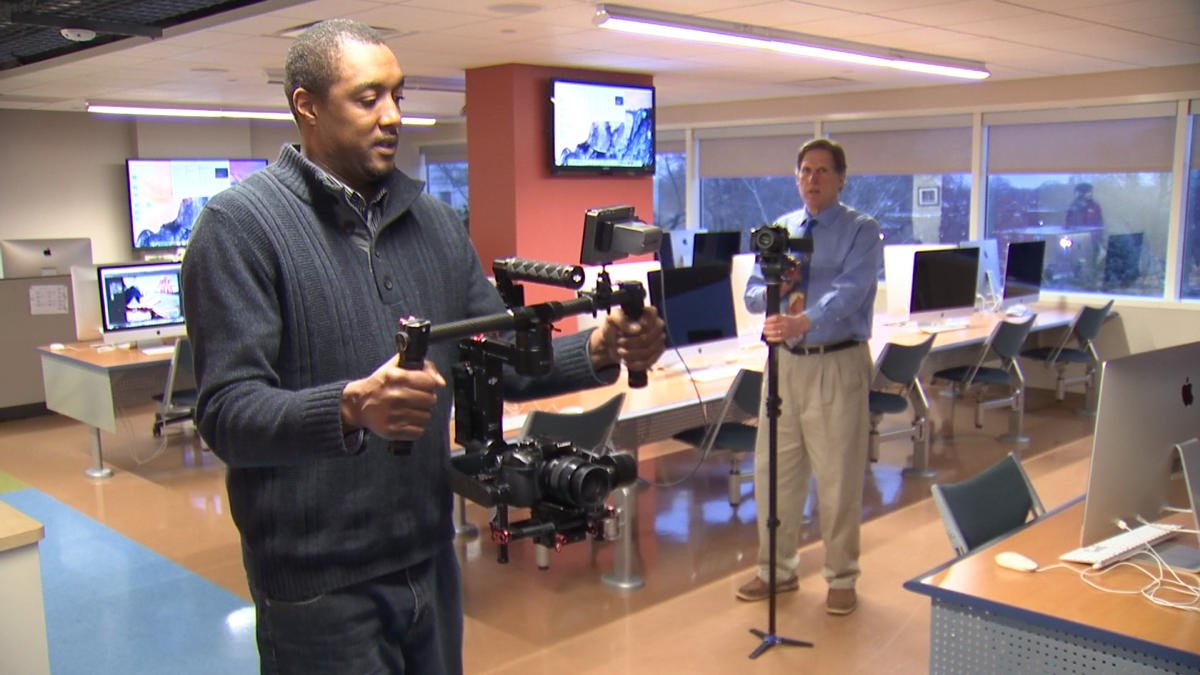 NBCConnecticut's tweet image. CT Public Broadcasting veterans program awarded $25K grant nbcct.co/kps2Q0i #projectinnovation