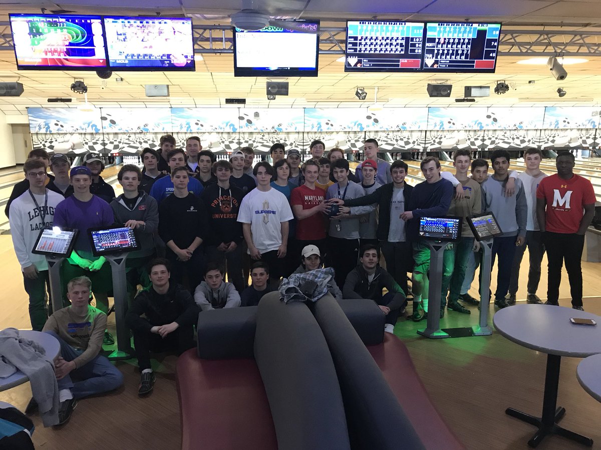 DtownLax's tweet photo. Traded lax practice for a day of bowling π³ Coach Roby finishes with the high score of 1οΈβ£6οΈβ£0οΈβ£βοΈ#WeNeedLessons #StickToLacrosse #TogetherWeHunt https://t.co/wXafAtV8Pm