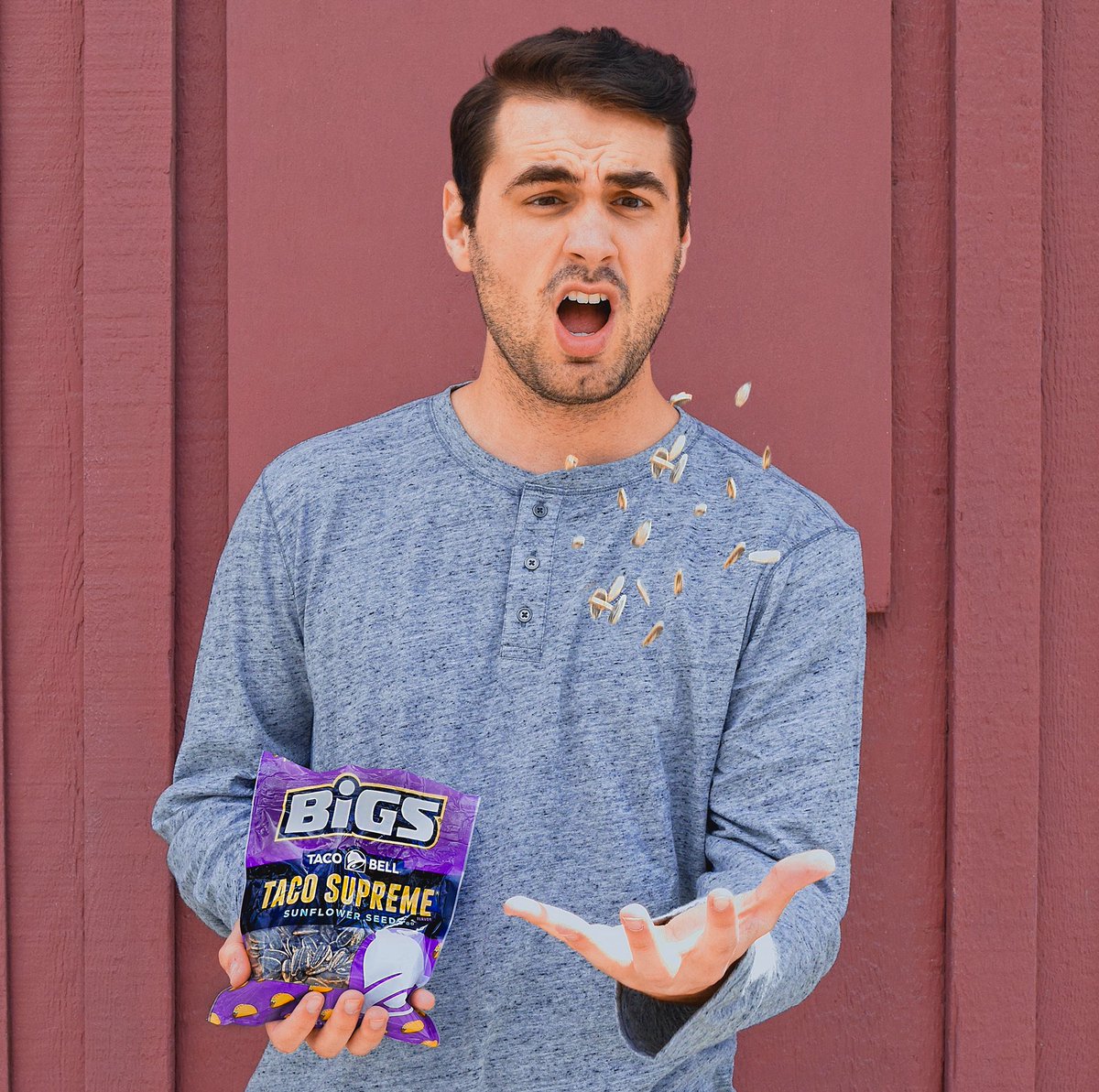 rkrager's tweet photo. These @tacobell supreme flavored @BIGS_Seeds are so BOMB! Get yourself a FREE bag by going to https://t.co/M6zAU7LN1L #tacosupremeseeds #gobigs #tacobell #bigsseeds #ad https://t.co/dBIheR6Mp6