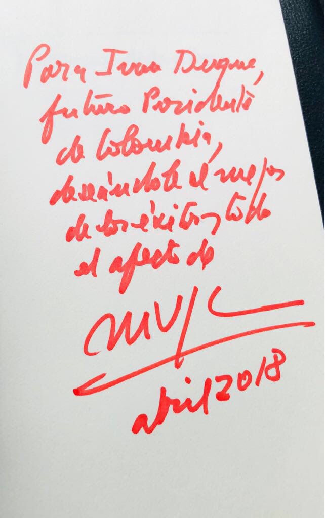 IvanDuque's tweet photo. Gracias, maestro Mario Vargas Llosa por su respaldo. Defensores de la libertad como usted nos inspiran en nuestra campaña por una mejor Colombia https://t.co/CycGywP7Mx