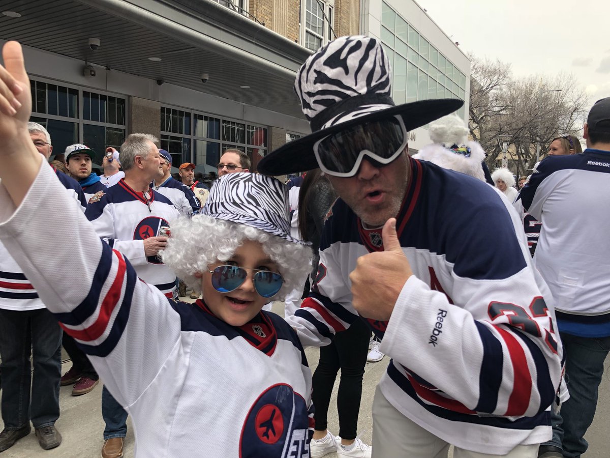 NHLJets's tweet photo. Ohhhh #NHLJets fans... y’all are the best! #WPGWhiteout https://t.co/vCtcBpnz30
