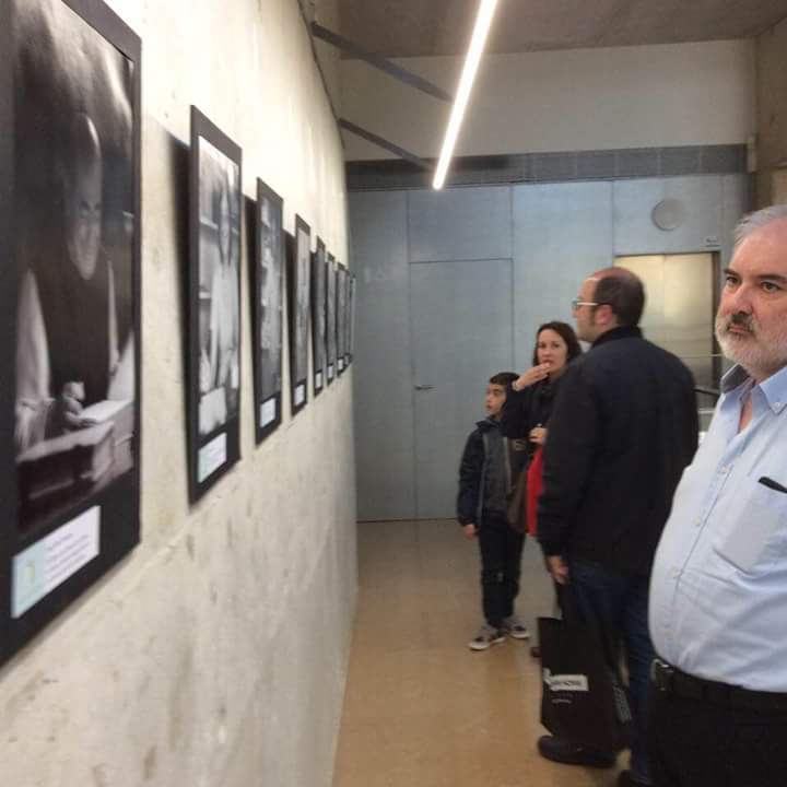 irenepradesg64's tweet photo. Inauguració de l'Exposició '20 retrats, 20 lectors, 20 espais de lectura' de Josep M. Balagué Espinosa, fotògraf, a la @bibliotecamd #RevetllaSantJordi2018 @Tortosa  #quèfemalesbiblios #fotografia https://t.co/2hmNylAW4M