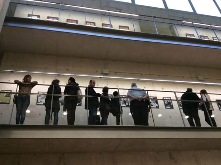 irenepradesg64's tweet photo. Inauguració de l'Exposició '20 retrats, 20 lectors, 20 espais de lectura' de Josep M. Balagué Espinosa, fotògraf, a la @bibliotecamd #RevetllaSantJordi2018 @Tortosa  #quèfemalesbiblios #fotografia https://t.co/2hmNylAW4M