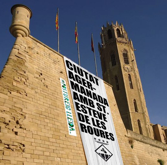 🏰 BRUTAL| La La Ciutat de Lleida, s'agermana amb #SantEsteveDeLesRoures.

Possiblement la propera gran imatge que surti a la llum, serà la de la "unió entre les dues platges" de tots dos pobles.