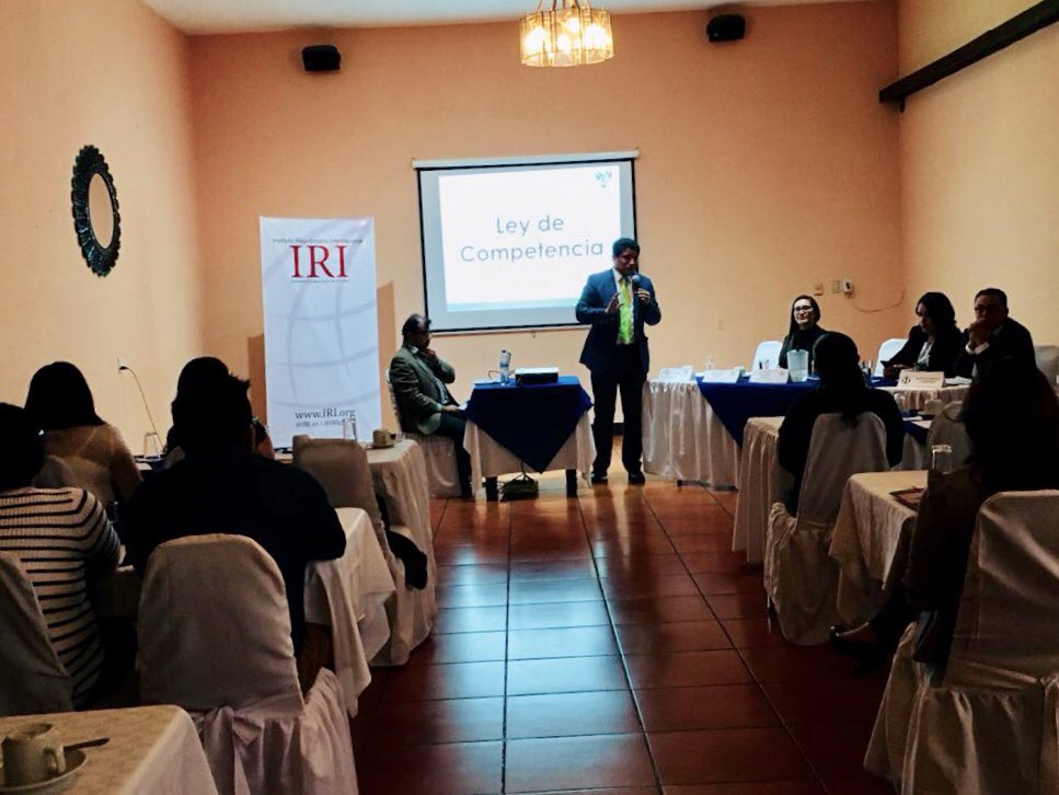 karinapazGt's tweet photo. Gracias al apoyo de @USAIDGuate, @IRI_es y @PRONACOMGT estamos con miembros de la #ComisiónDeEconomía socializando la propuesta de #LeydeCompetencia. Hoy estamos en #Xela en 3 conversatorios con organizaciones de la sociedad civil, empresarios, profesionales y sector estudiantil. https://t.co/6XzguC35ft