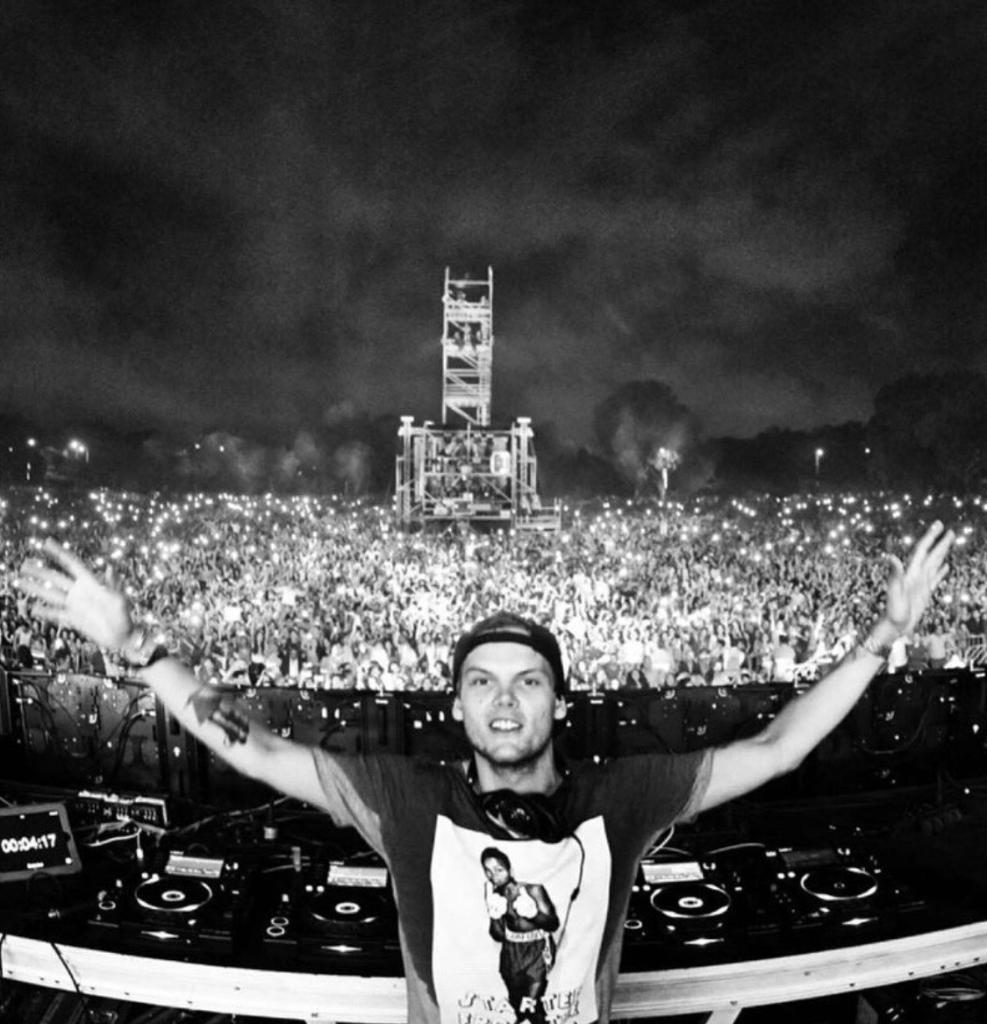 PasqualeRotella's tweet image. I am deeply saddened to hear the news of Avicii’s passing. Tim was such a humble, kind and beautiful soul. As a dance music icon, he touched the lives of millions around the world, and broke down barriers between genres like dance music and country. ... facebook.com/PasqualeRotell…